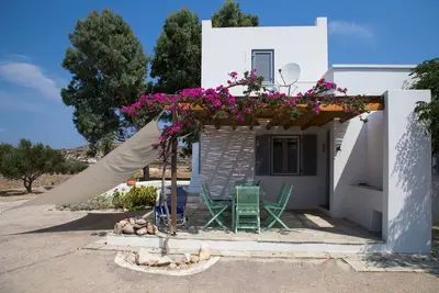 Image de Villa dans une oasis de paix proche des plus belles plages et de tous les services de Milos
