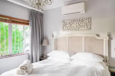 Image de Visitez les vignobles de cet appartement central de deux chambres à Stellenbosch