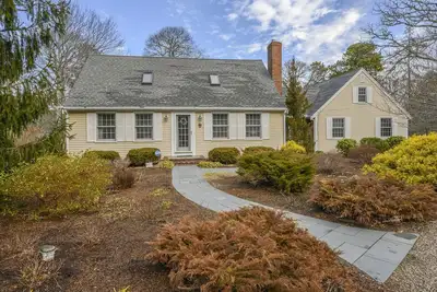 Image de Charmante maison avec belle-famille Apt. Près de la baie