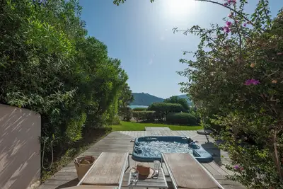 Image de Villa avec jacuzzi et vue mer - Santa Giulia - Résidence avec piscine chauffée