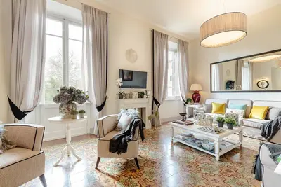 Image de The Park View 4 Bedrooms Apartment with Terrace and Elevator inside the Walls of Lucca