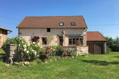 Image de Petit Gîte calme avec piscine et vue sublime au coeur des collines