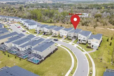 Image de Incroyable maison de 6 chambres, piscine privée, communauté fermée, Wi-Fi gratuit