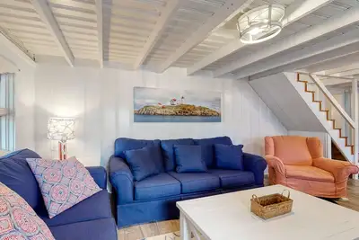 Image de Charmant cottage York avec foyer et situé près de la plage - chiens bienvenus!