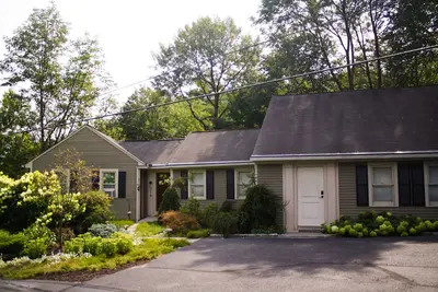 Image de La maison à High Falls est un joyau unique perché le long de la rivière Gorge.