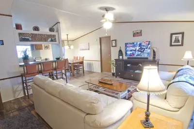 Image de Astor Adventure Lodge Springs et St John’s River