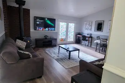 Image de Entire Townhouse 1 Car Garage +Jacuzzi