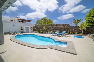 Image de Villa Amanda | 4 Bedrooms | Jacuzzi and Heated Pool | Pool table | Great Holiday House