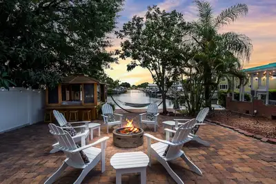 Image de Waterfront Canal Home 6br / 4. 5br / Piscine / 16 + Invités