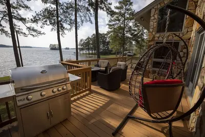 Image de Nouvelle Liste! 6000 pieds carrés Lake Wateree Estate w / 4 cheminées, rampe de bateau et quai!