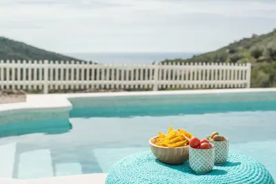 Image de Villa privée avec vue mer et piscine dans les collines, à 45 km de Mà laga