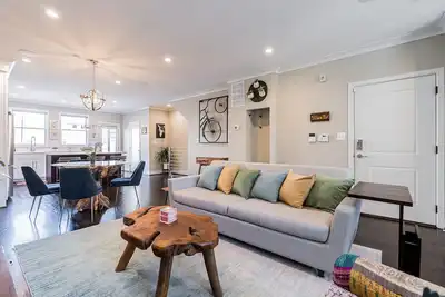 Image de Classy 2br Apt / H St / Union Market / La Cosecha / Parking