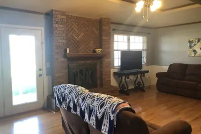 Image de Comfortable Three Bedroom Home