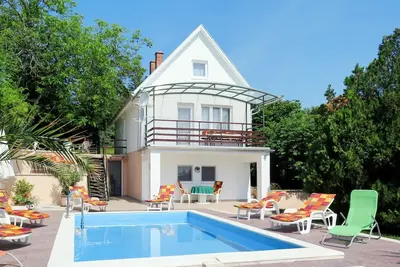 Image de Belle maison de vacances privée avec piscine privée, climatisation, Wifi, Tv, terrasse, parking
