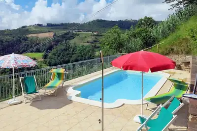 Image de Maison de vacances privée avec climatisation, piscine privée, patio, animaux admis, parking