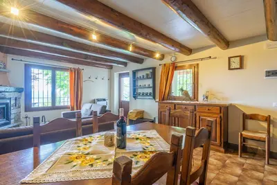 Image de Belle maison de vacances privée pour 6 personnes avec Wifi, Tv, patio, animaux admis et parking