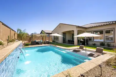 Image de Belle maison de 4 chambres 3 salles de bain avec piscine privée chauffée