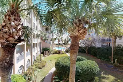 Image de Condo North Breakers 2 chambres avec accès à la plage