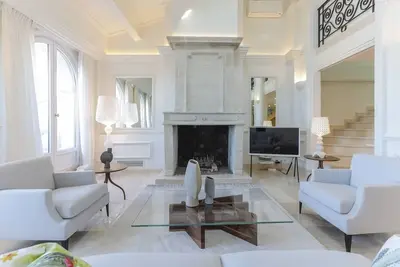 Image de Fantastique appartement de luxe de 3 chambres avec terrasse et vue sur la ville 3 min. aux plages