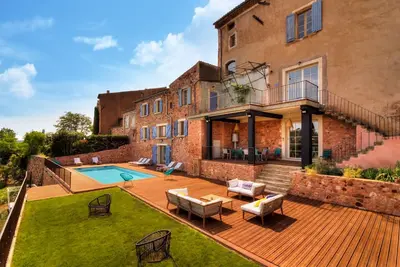 Image de Propriété de prestige avec 10 chambres, à Roussillonsur 2 ha de terrain