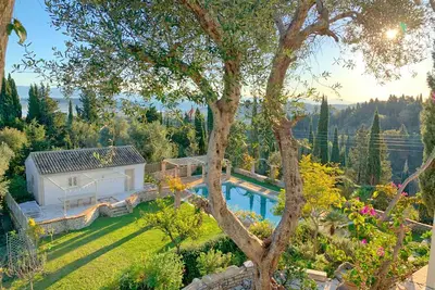 Image de Paleopetres La Chataîgne - grande piscine privée - vue mer - intimité totale -