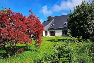 Image de Sainte-Marine, maison ensoleillée bord de mer