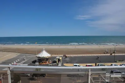 Image de Front de mer, appartement de 58 m² climatisé avec double balcon