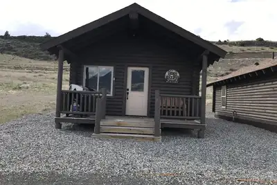 Image de Bear Cabin in Paradise Valley 27 miles from North Entrance to Yellowstone Park