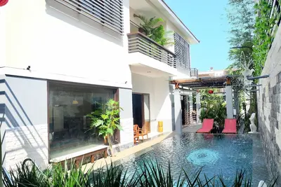 Image de Trois chambres avec piscine privée à Hoi An