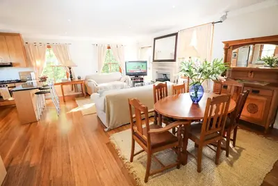 Image de Lavender Cottage Upstairs 2 Bedrooms, 2 Bathrooms with Magnificent mountain views