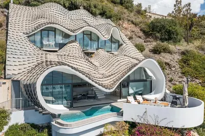 Image de Maison sur la Falaise avec Piscine Chauffée