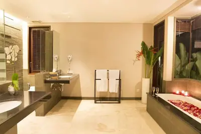 Image de Belle vue charmante avec 2 Br et piscine privée