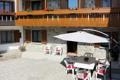 Image de Belle maison de vacances privée pour 8 personnes avec Wifi, Tv, patio et parking