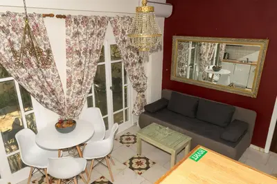 Image de Maison confortable près de la vieille ville et de la plage