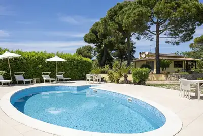 Image de Bel appartement avec Wifi, piscine, climatisation, Tv, terrasse, animaux admis et parking