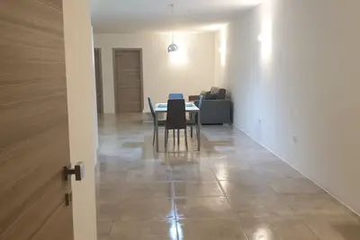 Appartement récemment Bugibba entièrement ac et avec wifi