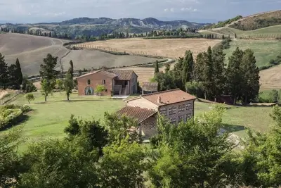 Image de Grande villa en Toscane Italie à louer avec piscine, climatisation, vue, Wi-Fi et près de Volterra
