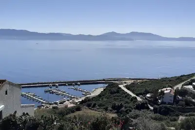 Image de Agréable studio avec mezzanine, magnifique vue sur le Port de Cargèse