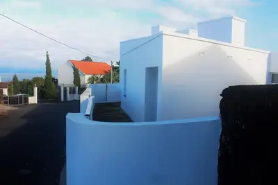 Image de Appartement très bien équipé dans le centre de São Roque do Pico
