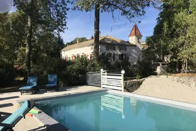 Image de Domaine Des Chabriers: maison de maitre avec piscine week-ends Anniversaire