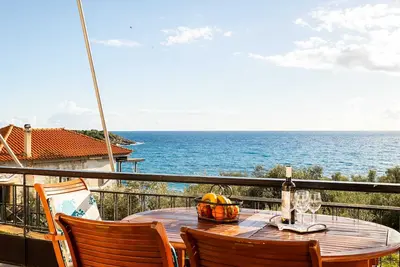 Image de Maison traditionnelle avec vue mer, à côté de la plage