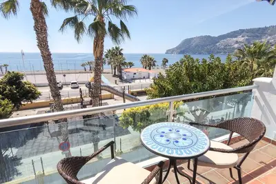 Image de Apt Terral - Front de mer avec terrasse idéale pour les couples