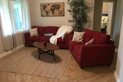 Image de Appartement de luxe 2bdr jardin, belle décoration moderne, à quelques minutes de New York