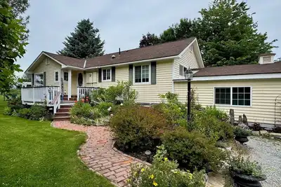 Image de Peaceful Retreat near Lake Chelan, perfect for the whole family.