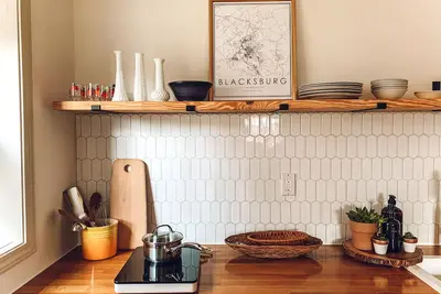 Image de Bungalow du centre-ville de Blacksburg - Marchez jusqu'à Vt!