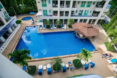 Image de Fantastique Condo 1130 pc 2br grande terrasse, piscine zone queit Patong