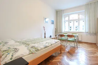 Image de Appartement coloré et lumineux pour 4 personnes dans un endroit calme
