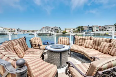 Image de Nouveau! Luxe Channel Island Harbor Home w / Boat Dock!