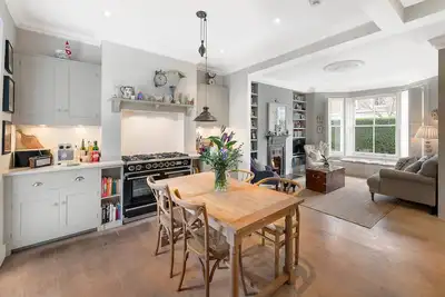 Image de Maison familiale confortable, à 10 minutes en voiture de Notting Hill Gate