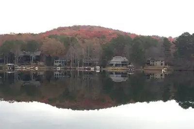 Image de Beautiful Lakefront Home on Lake Arrowhead//2 full kitchens, 2 primary bedrooms